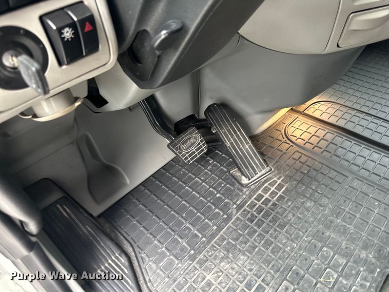 image for item NN9476 2019 Peterbilt  579 semi truck