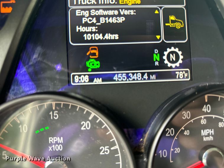 image for item NN9476 2019 Peterbilt  579 semi truck