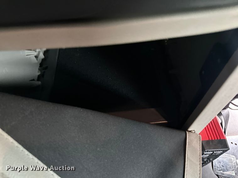 image for item NN9476 2019 Peterbilt  579 semi truck