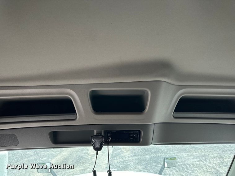 image for item NN9476 2019 Peterbilt  579 semi truck