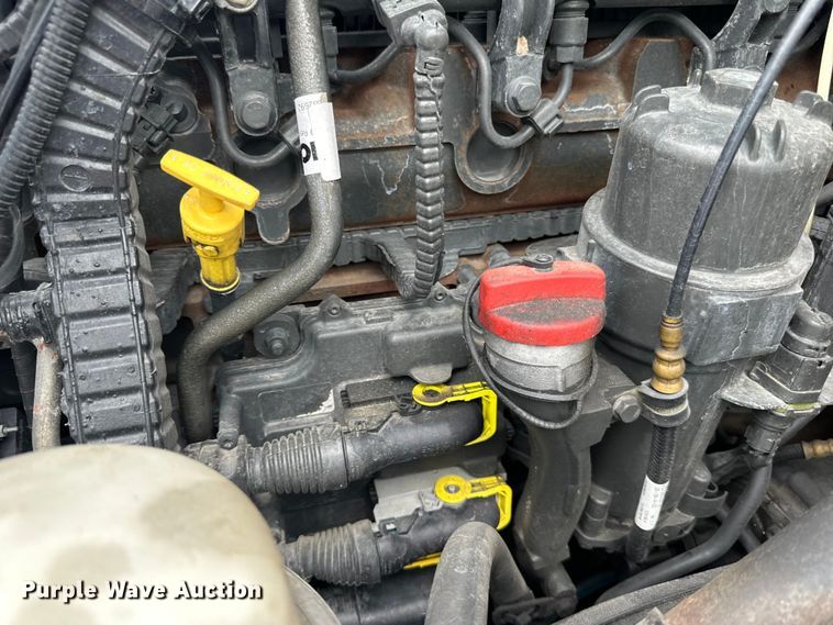 image for item NN9476 2019 Peterbilt  579 semi truck