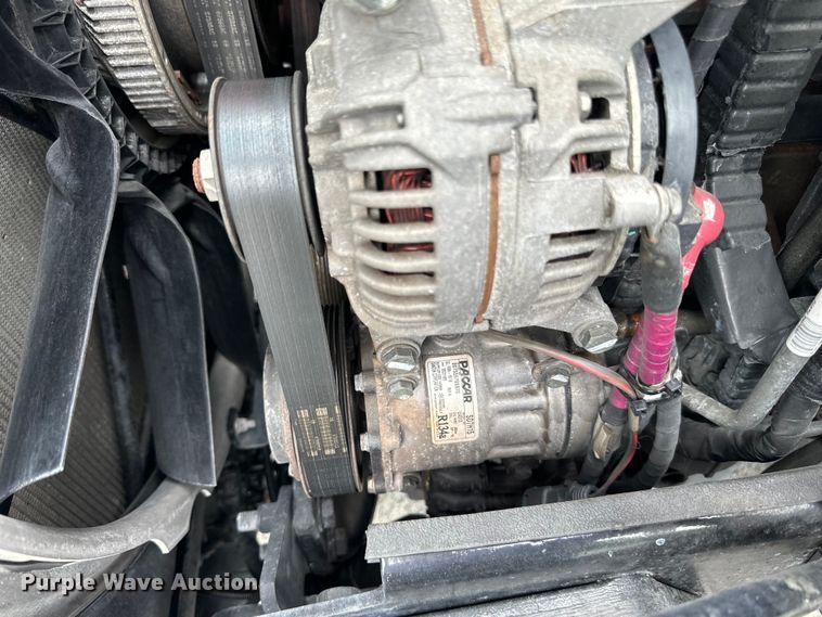 image for item NN9476 2019 Peterbilt  579 semi truck