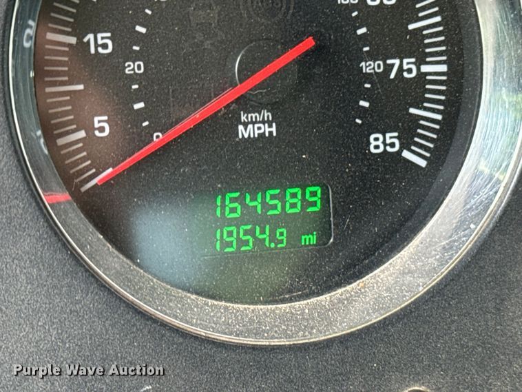 image for item NQ9670 2010 Kenworth  W900 semi truck