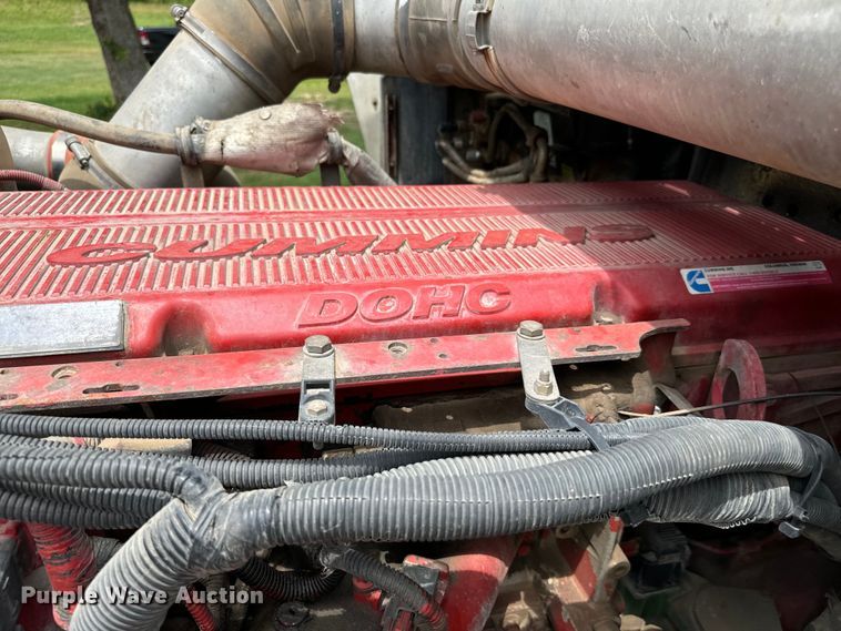 image for item NQ9670 2010 Kenworth  W900 semi truck