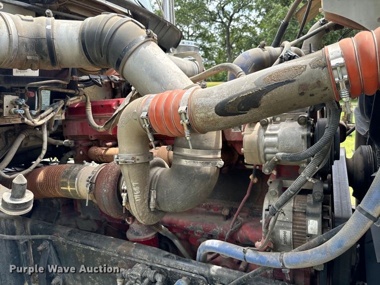 image for item NQ9670 2010 Kenworth  W900 semi truck