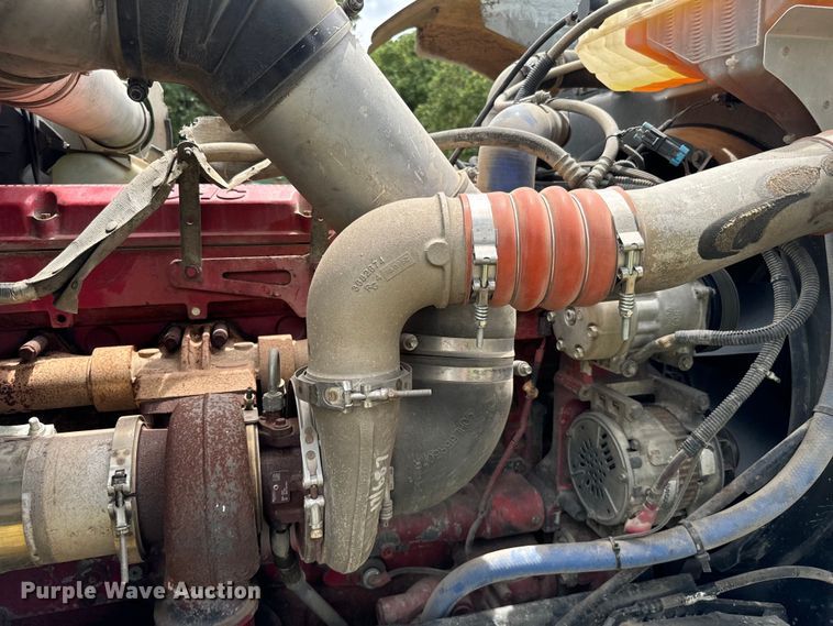 image for item NQ9670 2010 Kenworth  W900 semi truck