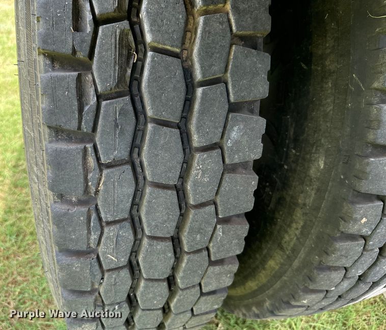 image for item NQ9670 2010 Kenworth  W900 semi truck