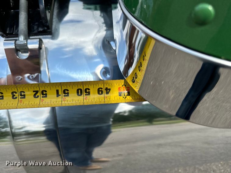 image for item NQ9676 2021 Peterbilt  389 semi truck