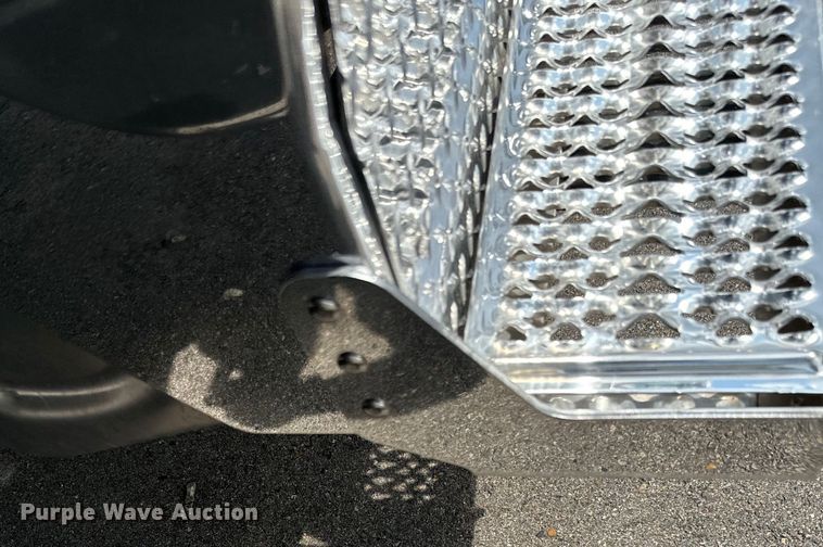 image for item NQ9676 2021 Peterbilt  389 semi truck