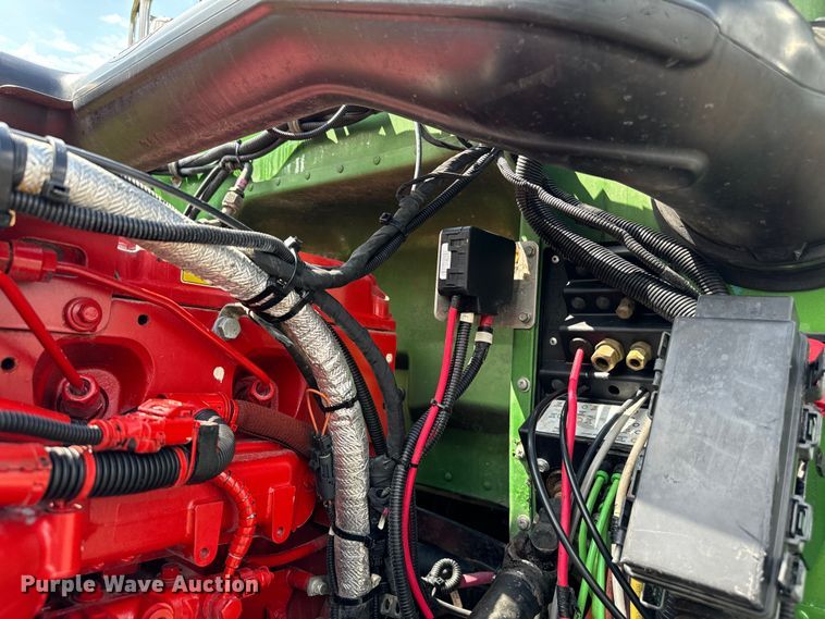 image for item NQ9676 2021 Peterbilt  389 semi truck