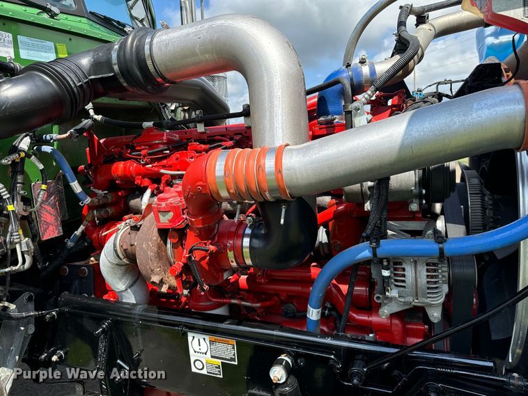 image for item NQ9676 2021 Peterbilt  389 semi truck