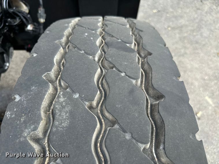 image for item NQ9676 2021 Peterbilt  389 semi truck