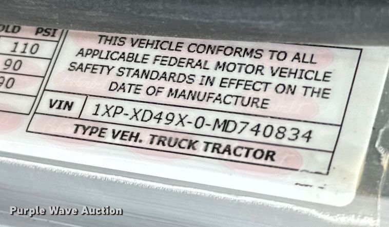 image for item NQ9676 2021 Peterbilt  389 semi truck