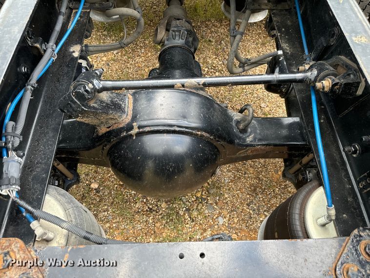 image for item NQ9678 2016 Freightliner  Cascadia 125 semi truck