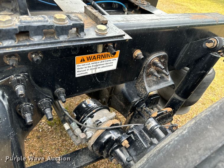 image for item NQ9678 2016 Freightliner  Cascadia 125 semi truck