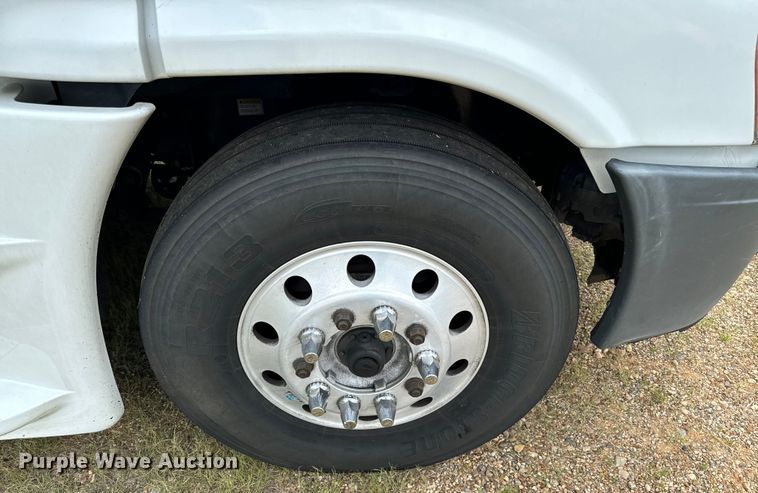 image for item NQ9678 2016 Freightliner  Cascadia 125 semi truck