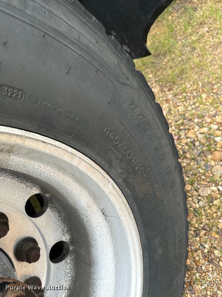 image for item NQ9678 2016 Freightliner  Cascadia 125 semi truck