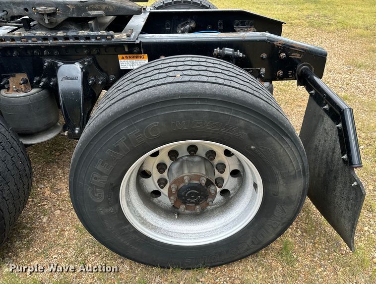 image for item NQ9678 2016 Freightliner  Cascadia 125 semi truck