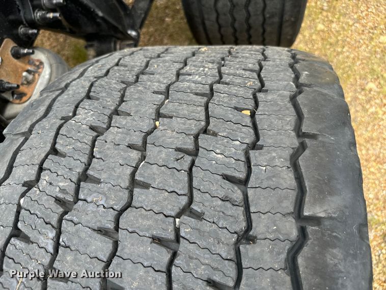 image for item NQ9678 2016 Freightliner  Cascadia 125 semi truck