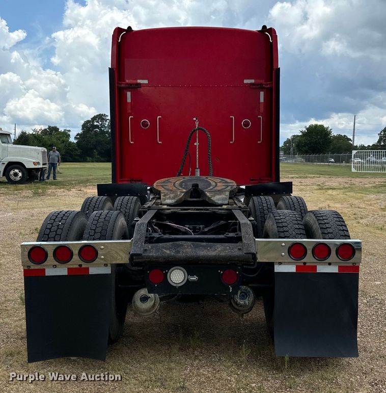 image for item NQ9679 2004 Kenworth W900L semi truck