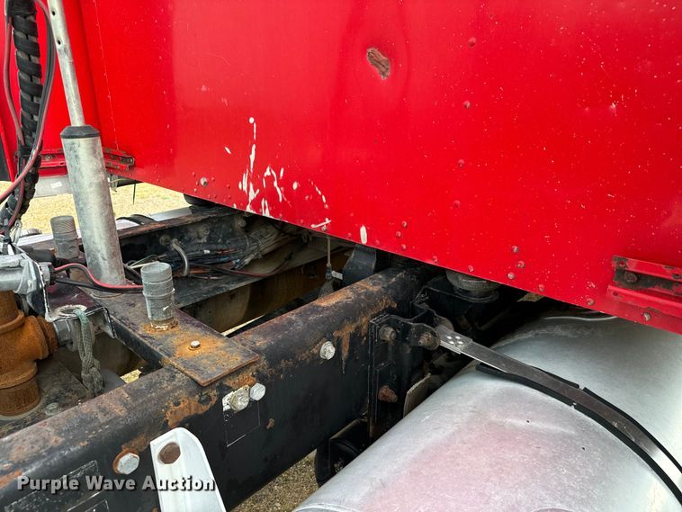 image for item NQ9679 2004 Kenworth W900L semi truck