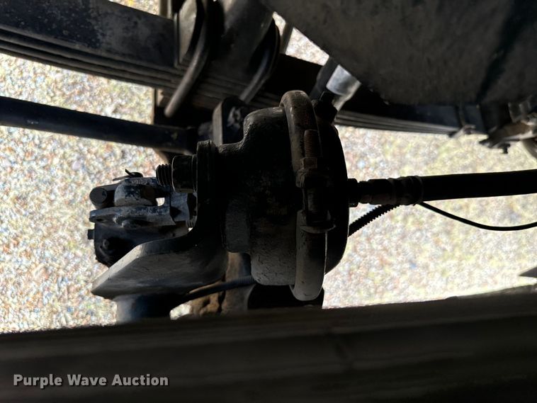 image for item NQ9679 2004 Kenworth W900L semi truck