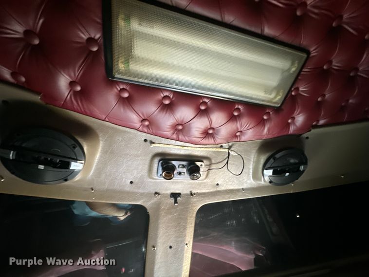 image for item NQ9679 2004 Kenworth W900L semi truck