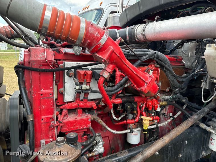 image for item NQ9679 2004 Kenworth W900L semi truck