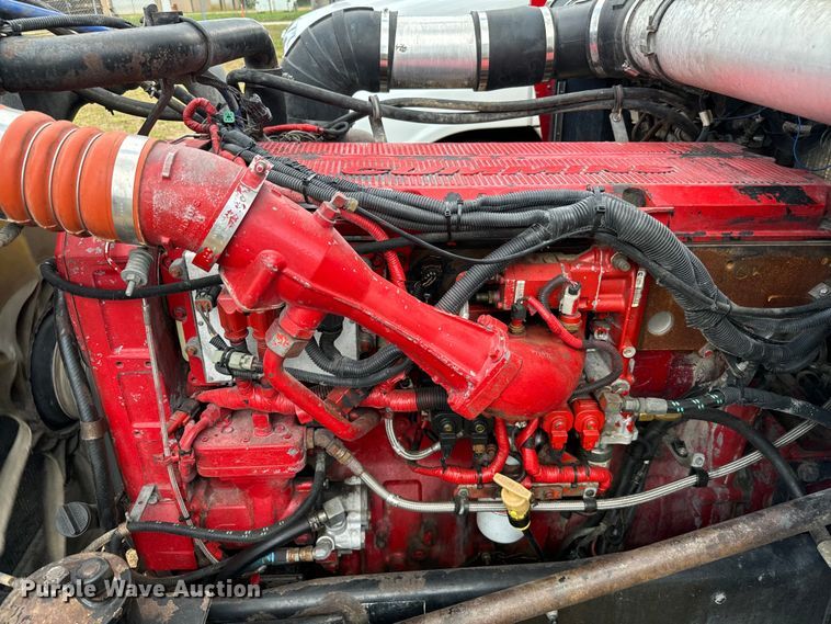 image for item NQ9679 2004 Kenworth W900L semi truck