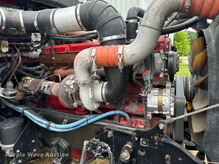 image for item NQ9679 2004 Kenworth W900L semi truck