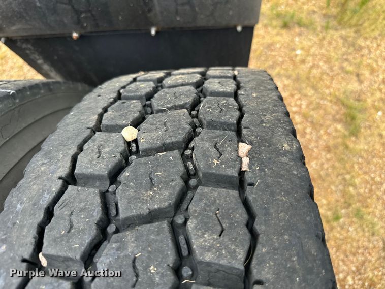 image for item NQ9679 2004 Kenworth W900L semi truck