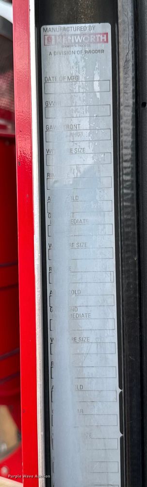 image for item NQ9679 2004 Kenworth W900L semi truck