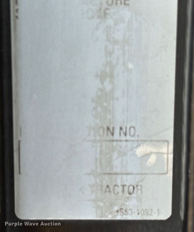 image for item NQ9679 2004 Kenworth W900L semi truck