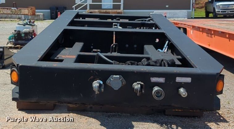 image for item NW9578 2013 XL Specialized Trailers XL 110 HDG lowboy equipment trailer