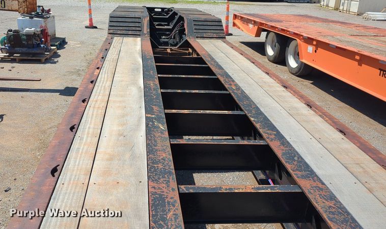 image for item NW9578 2013 XL Specialized Trailers XL 110 HDG lowboy equipment trailer