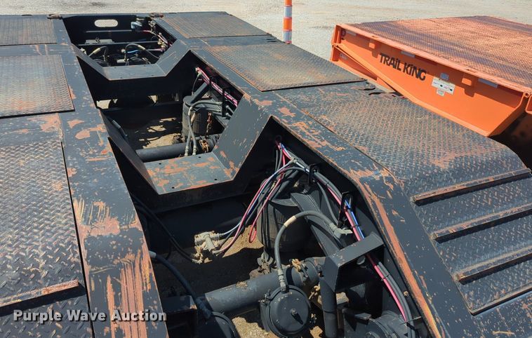 image for item NW9578 2013 XL Specialized Trailers XL 110 HDG lowboy equipment trailer