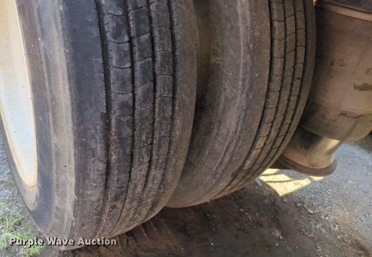 image for item NW9578 2013 XL Specialized Trailers XL 110 HDG lowboy equipment trailer