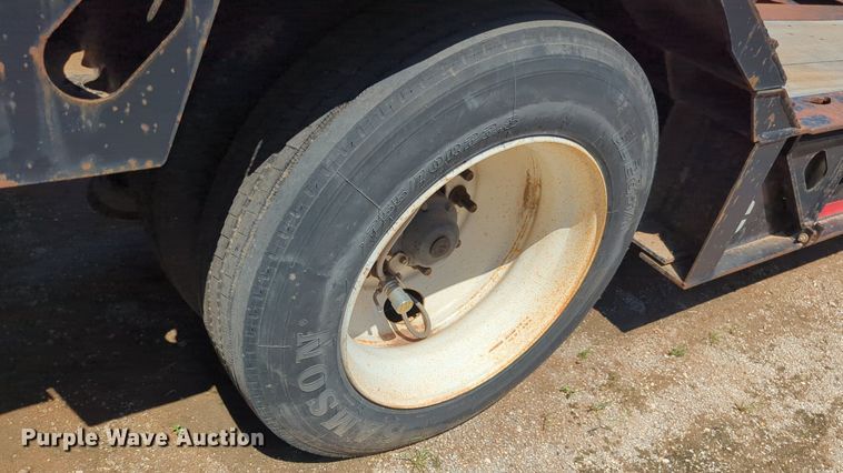 image for item NW9578 2013 XL Specialized Trailers XL 110 HDG lowboy equipment trailer