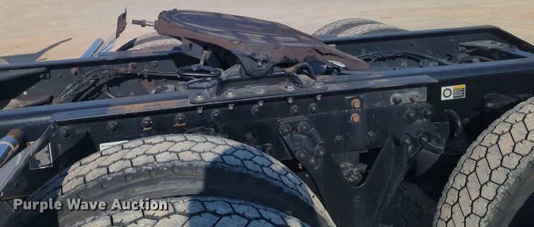 image for item NW9614 2020 Kenworth  T880 semi truck