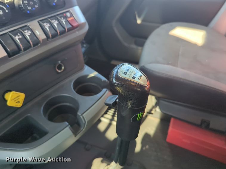 image for item NW9614 2020 Kenworth  T880 semi truck