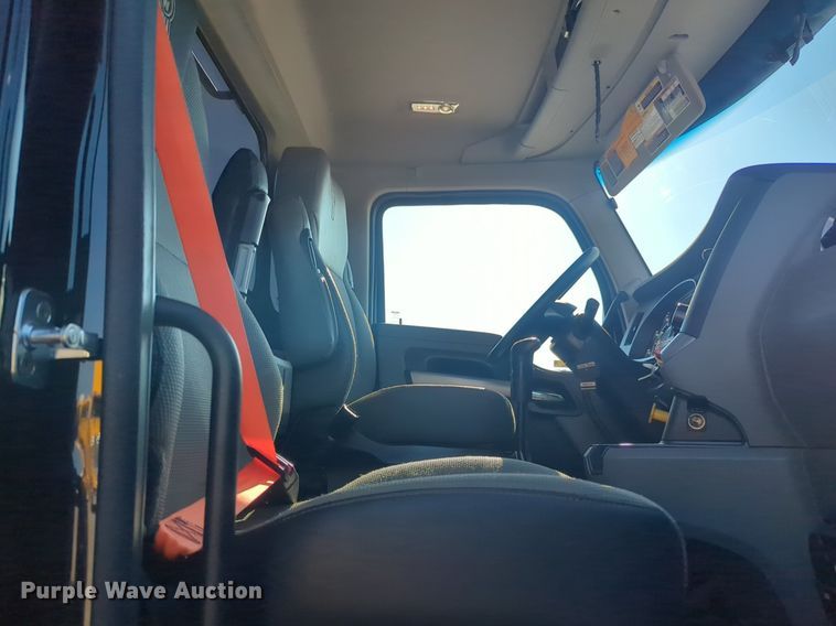 image for item NW9614 2020 Kenworth  T880 semi truck