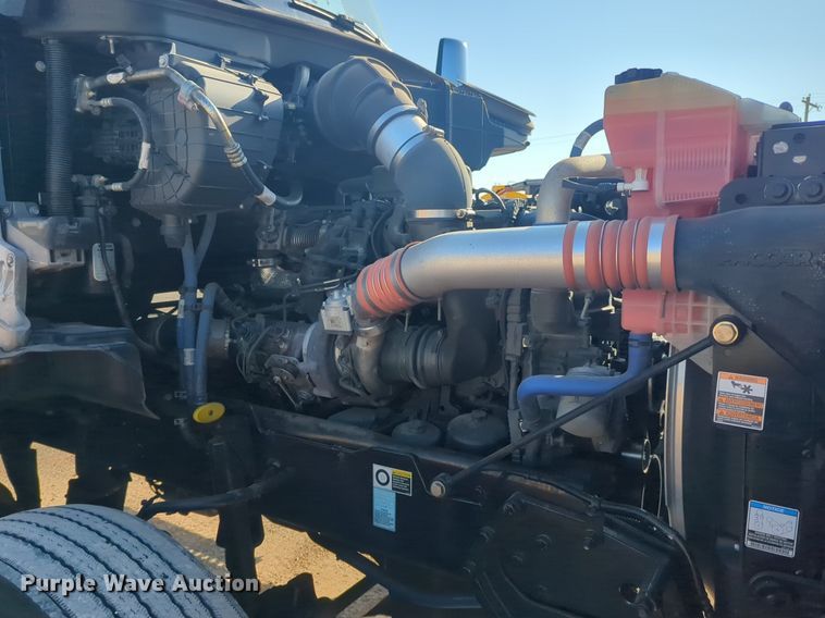 image for item NW9614 2020 Kenworth  T880 semi truck