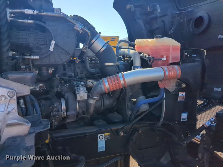 image for item NW9614 2020 Kenworth  T880 semi truck