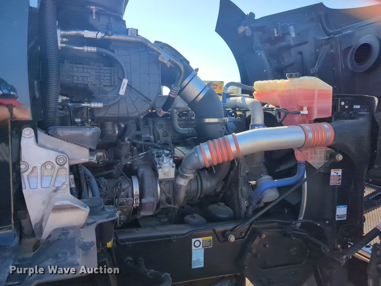 image for item NW9614 2020 Kenworth  T880 semi truck