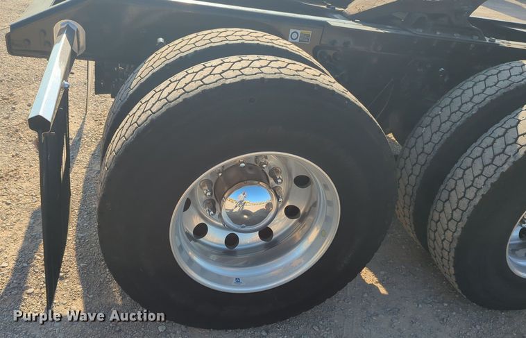 image for item NW9614 2020 Kenworth  T880 semi truck