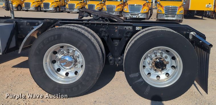 image for item NW9614 2020 Kenworth  T880 semi truck