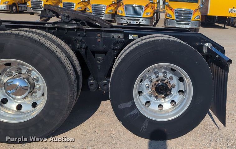 image for item NW9614 2020 Kenworth  T880 semi truck