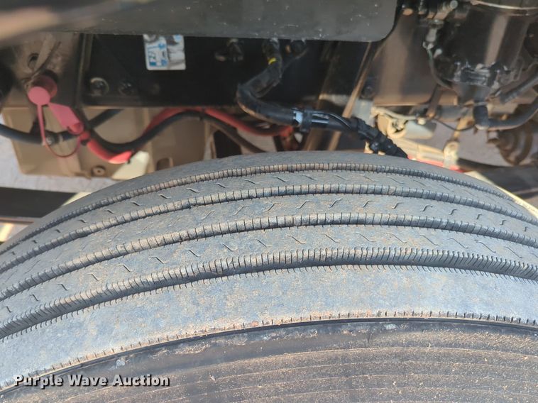 image for item NW9614 2020 Kenworth  T880 semi truck