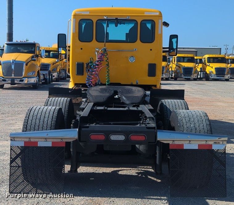 image for item NW9615 2020 Kenworth  T680 semi truck