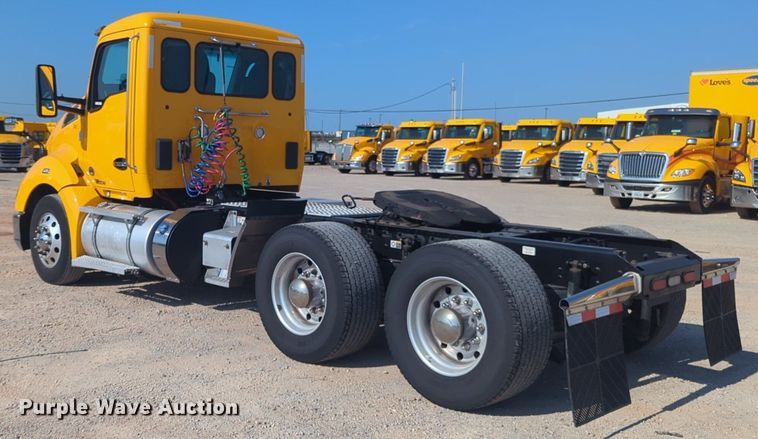 image for item NW9615 2020 Kenworth  T680 semi truck